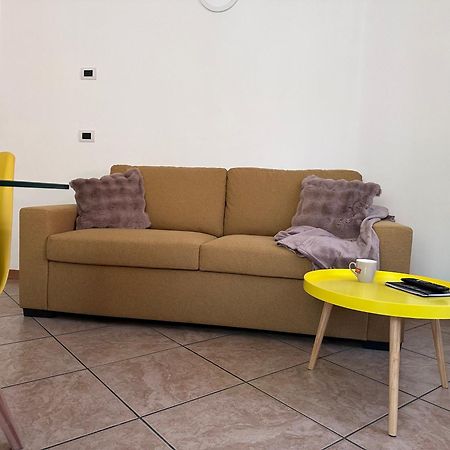 Ambra Appartement Tirano Buitenkant foto