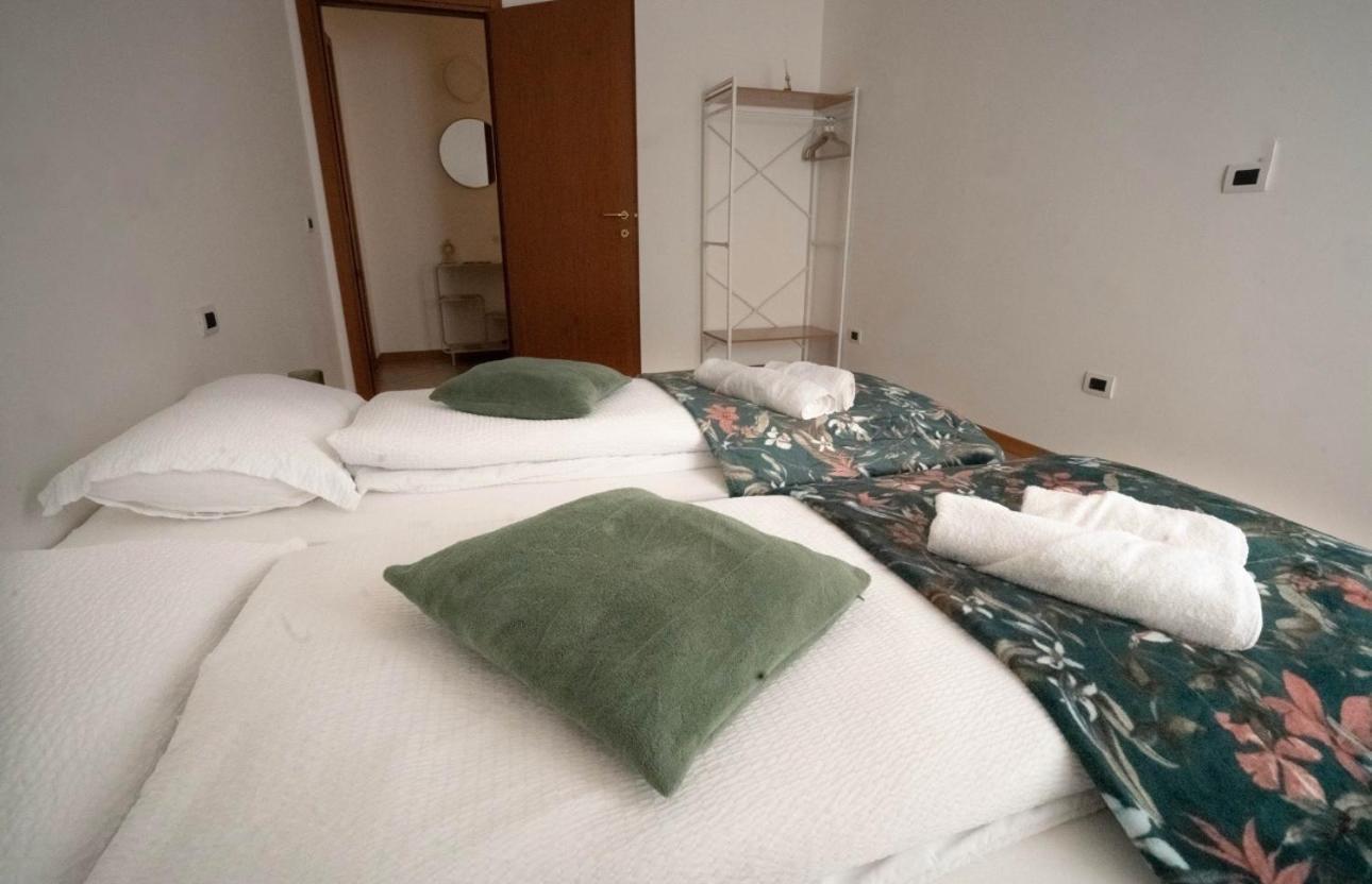 Ambra Appartement Tirano Buitenkant foto