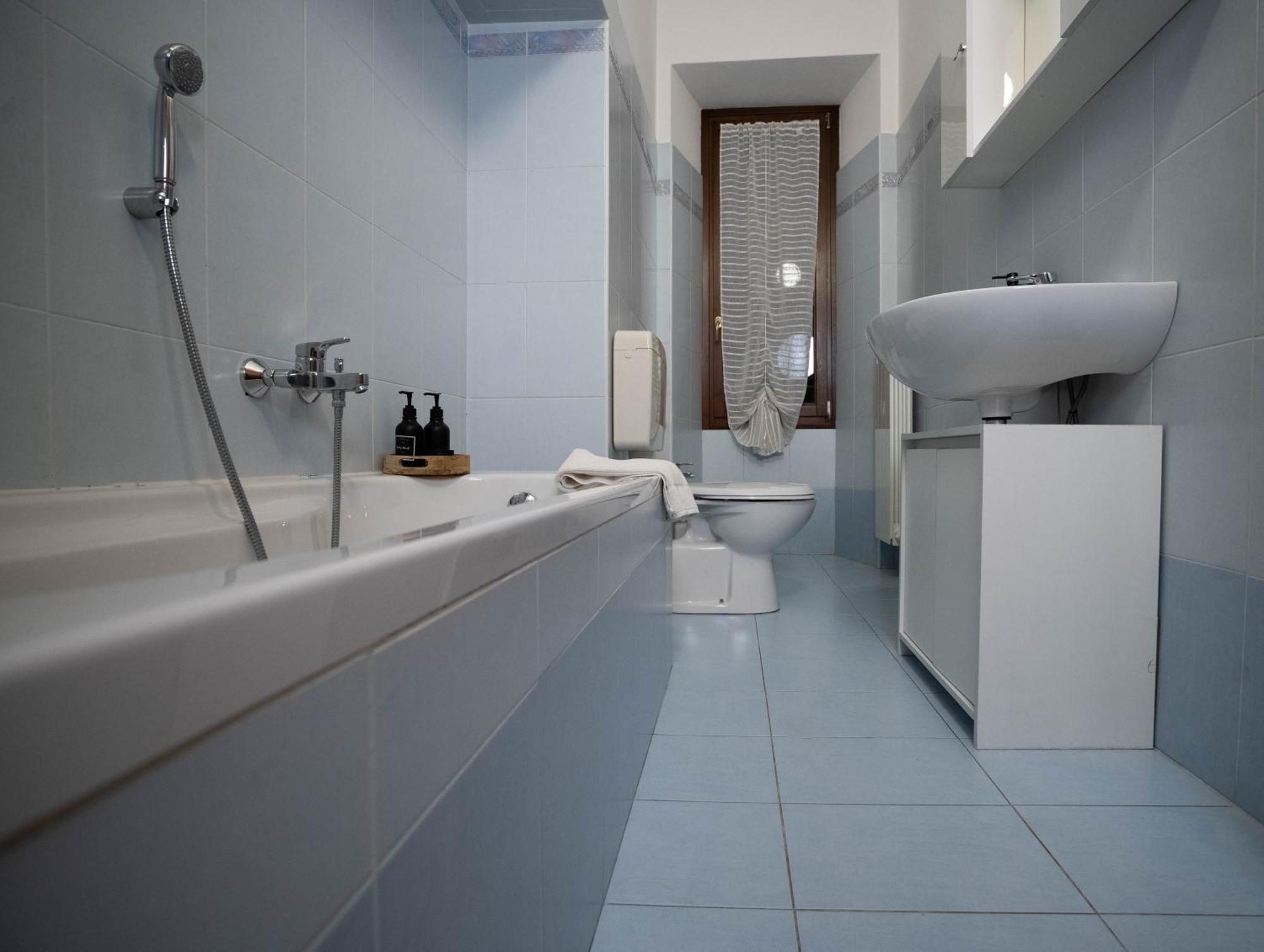 Ambra Appartement Tirano Buitenkant foto