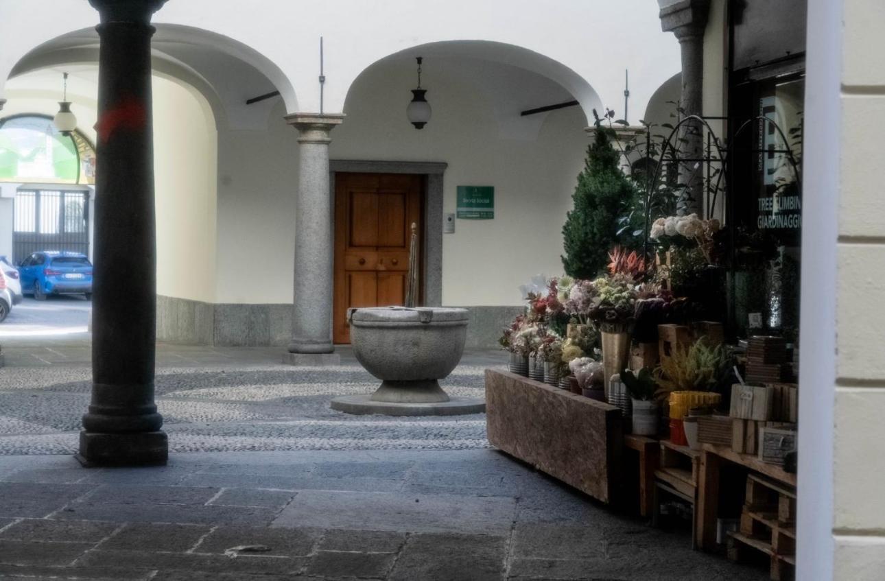 Ambra Appartement Tirano Buitenkant foto